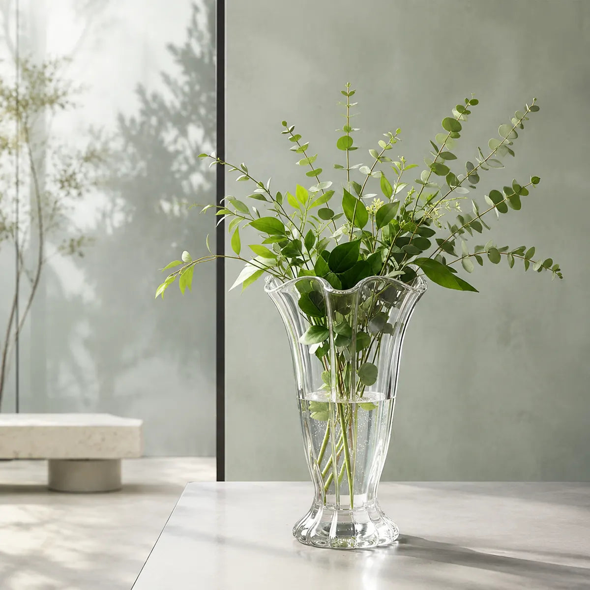 Vasemuse Clear Fluted Pedestal Glass Vase